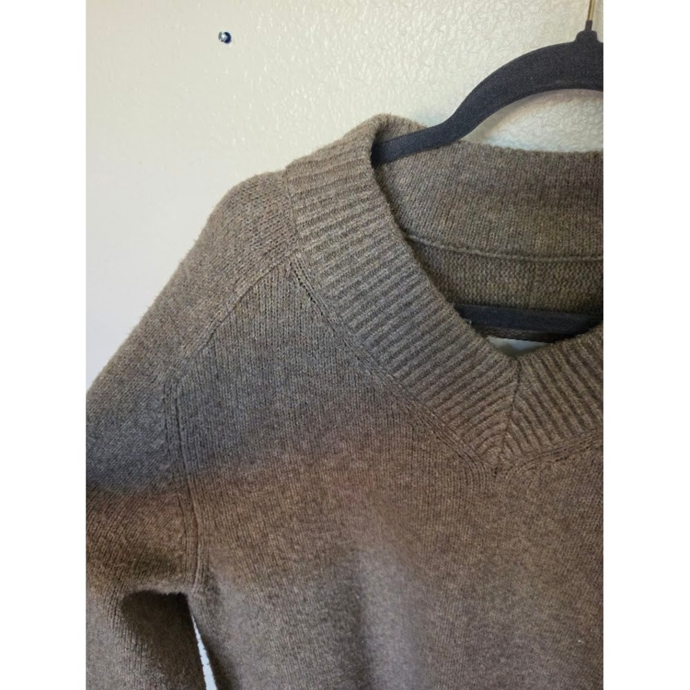 Abercrombie & Fitch V-Neck Brown Sweater - Picture 3 of 4